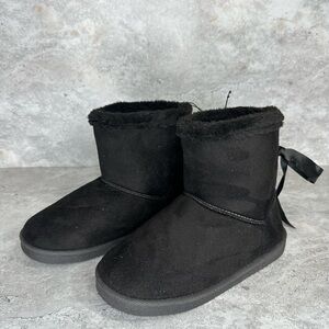 Black kids boots‎ with bow tie